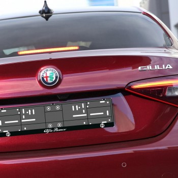 Alfa Romeo logózott egyszínes rendszámtáblakeret